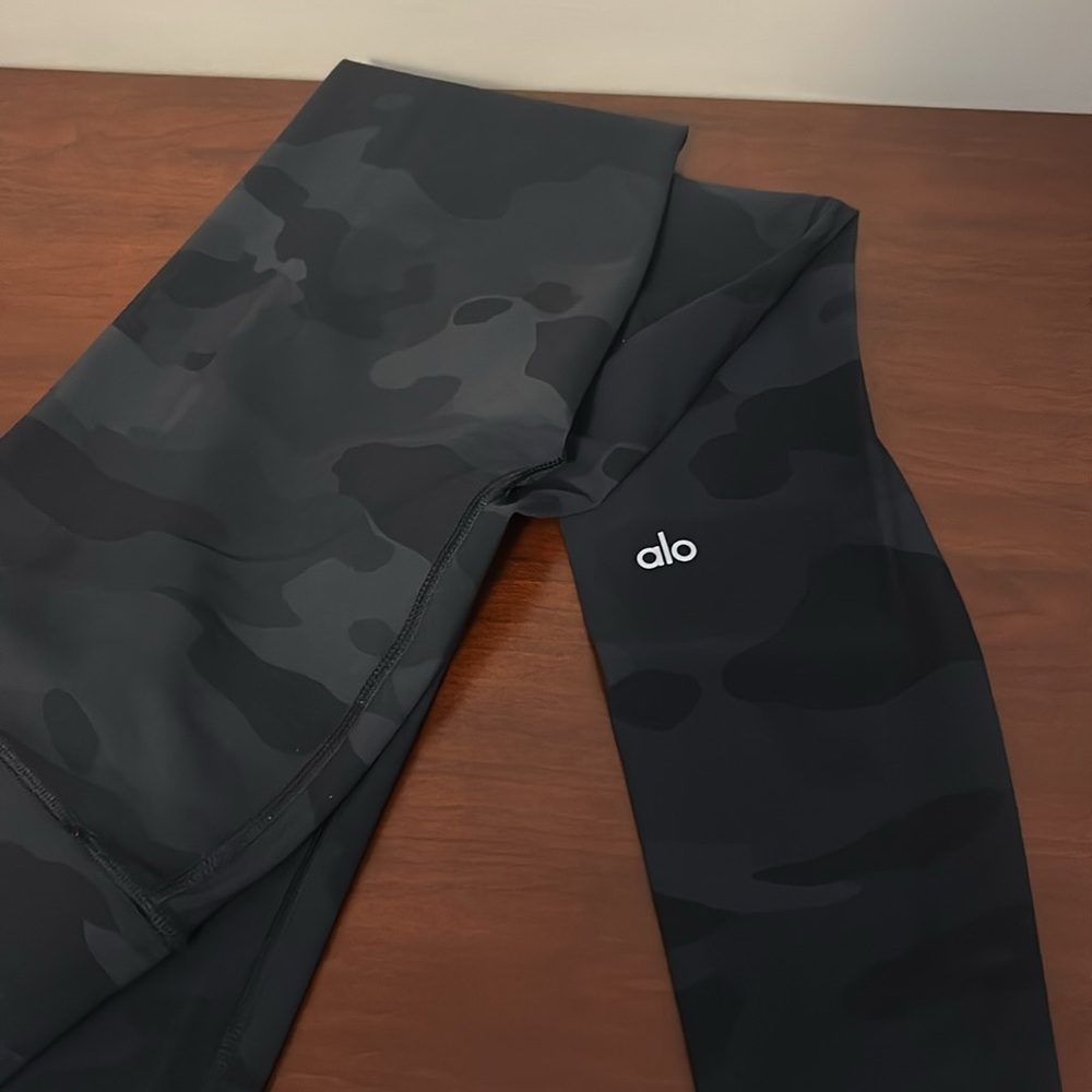 ALO Camo Legging